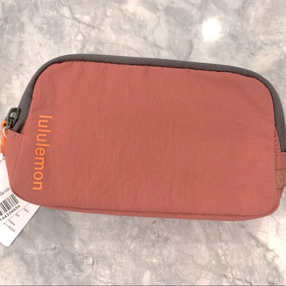 NWT Lululemon Mini belt bag - Picture 2 of 6